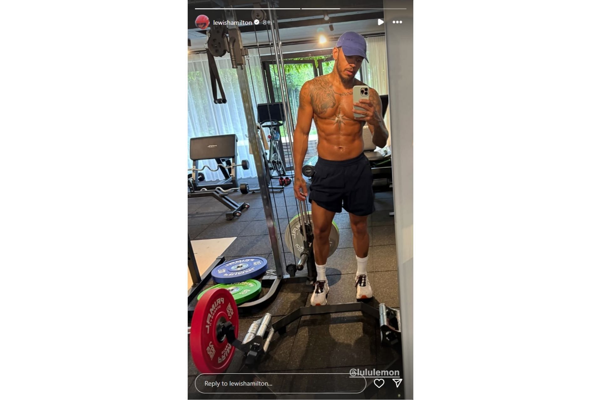 Lewis Hamilton flaunts his abs in Instagram update (@lewishamilton on Instagram)
